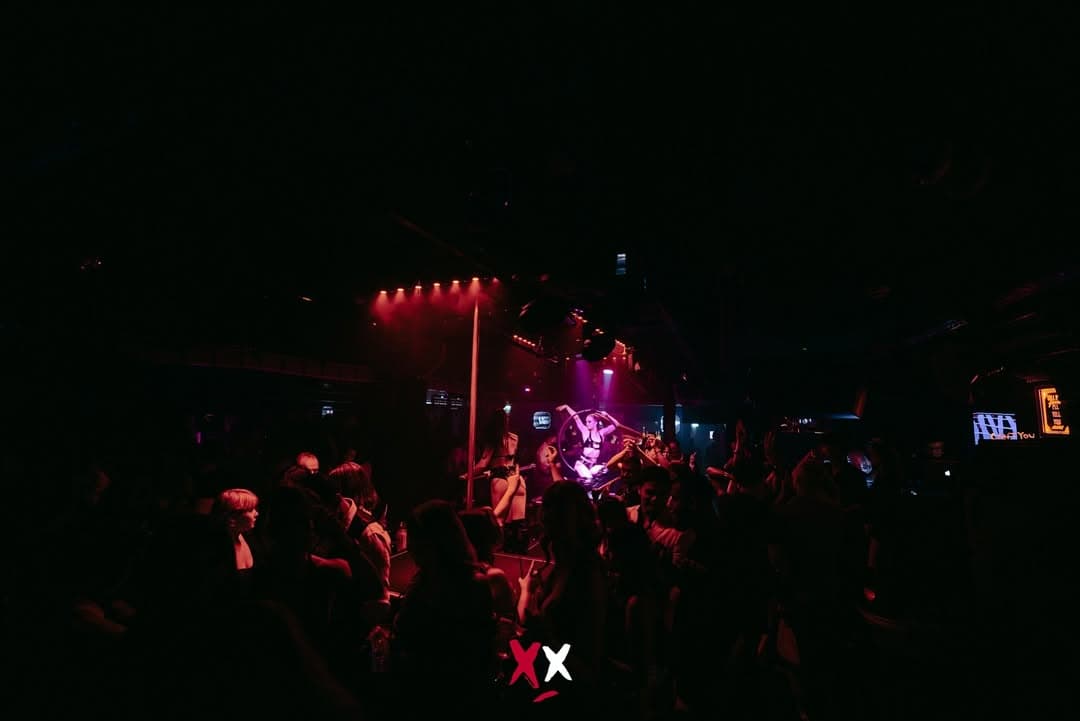 Can You Take Photos Inside A London Club?