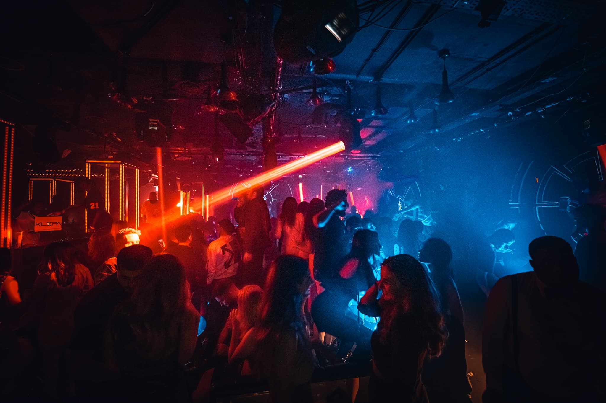 How to Change or Cancel a London Club Table Booking?