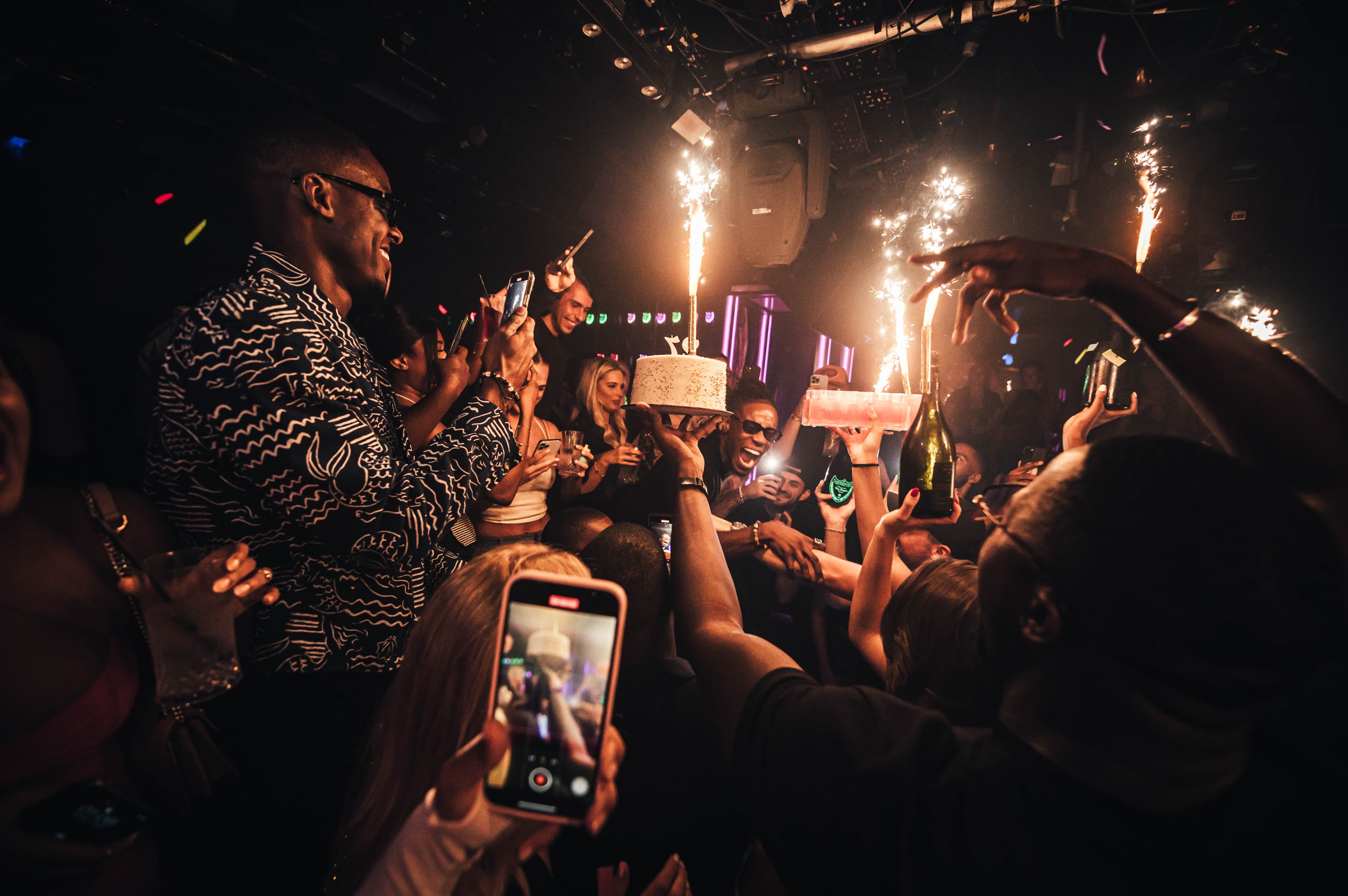 When Do Clubs in London Open and Close?