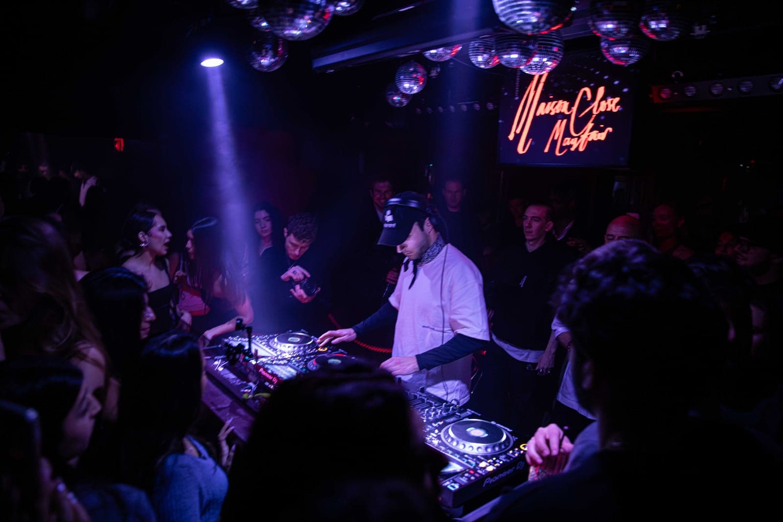 Can You Wear Jeans to Clubs in London?
